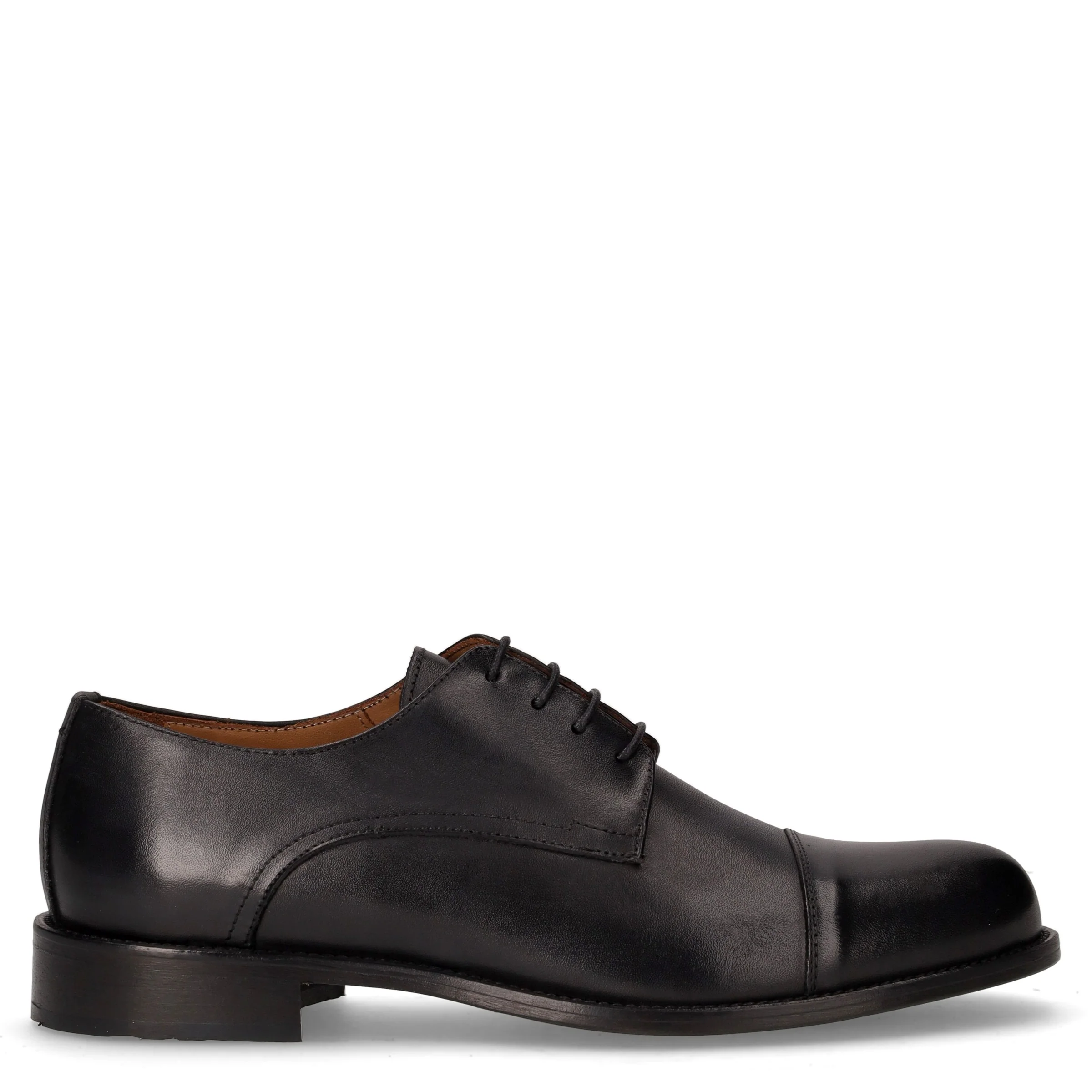 Stringata in pelle nero