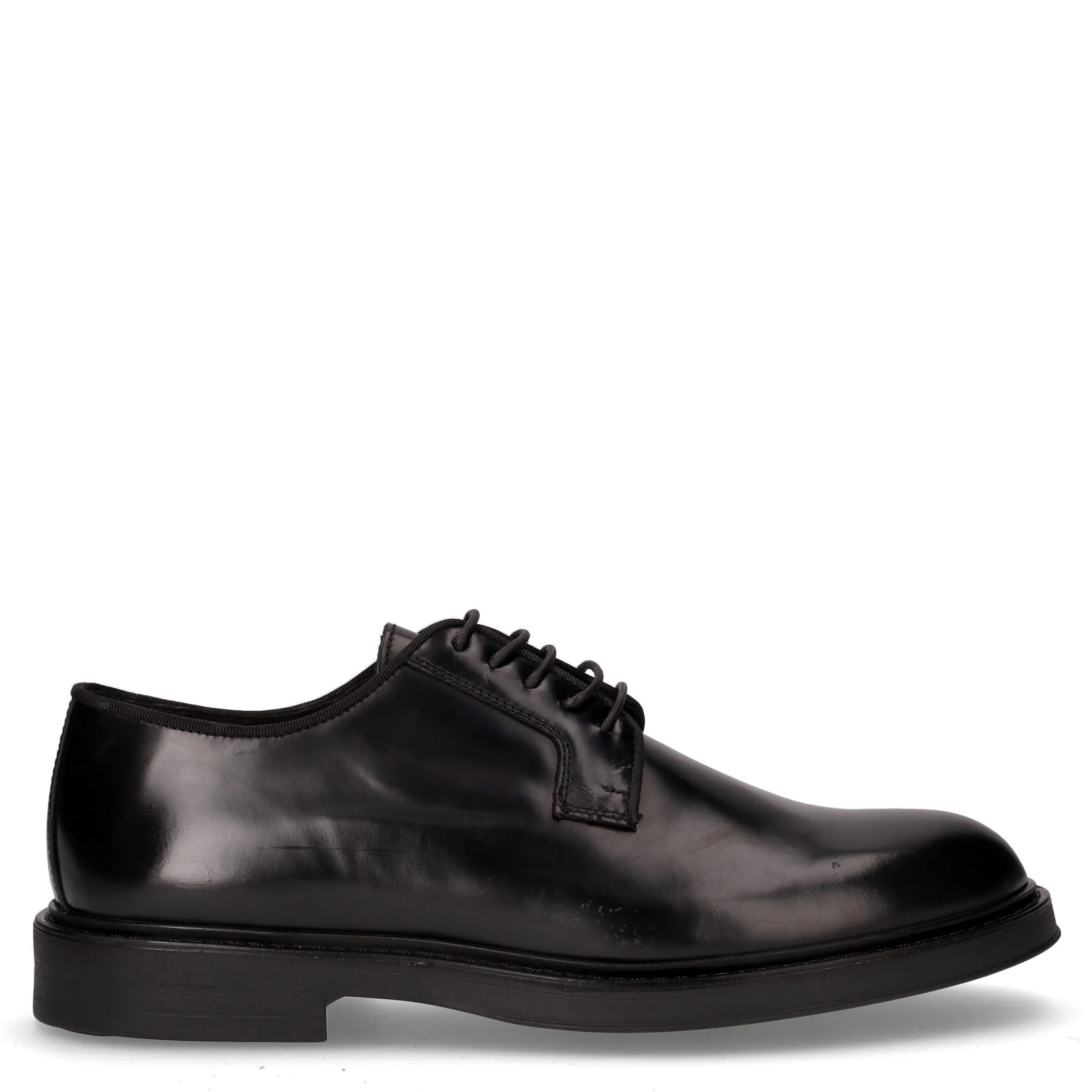 Stringata in pelle nero