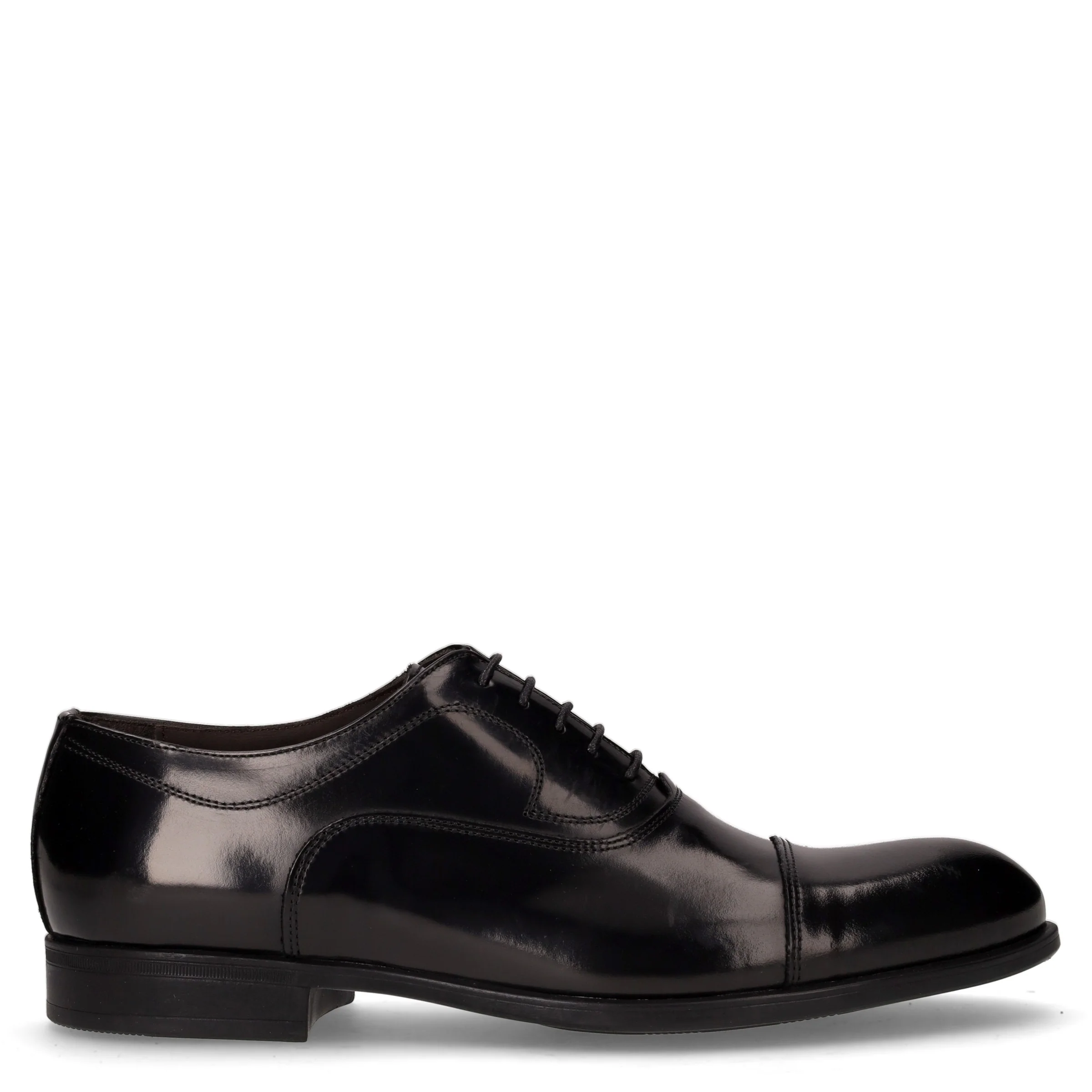 Stringata in pellle nero