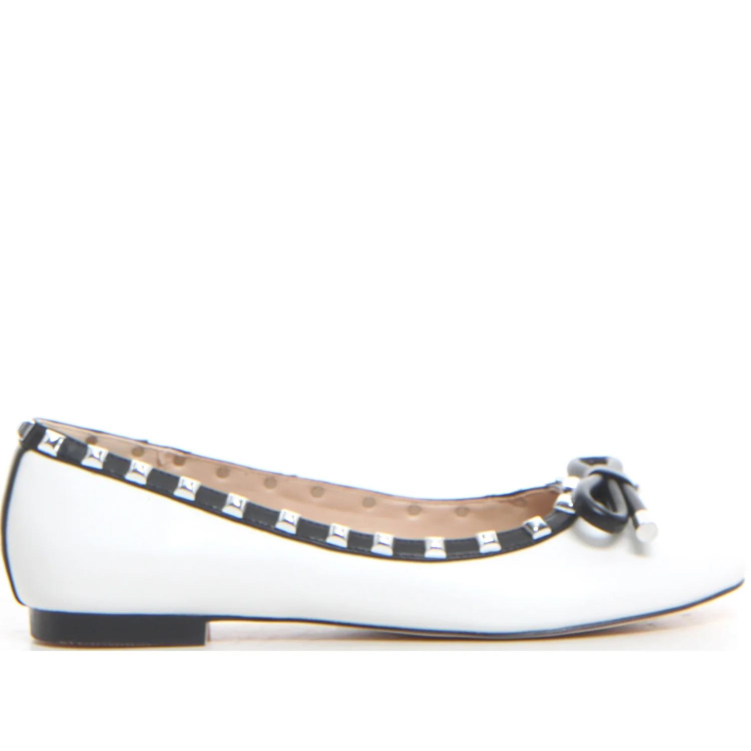 Ballerina con fiocco bianco