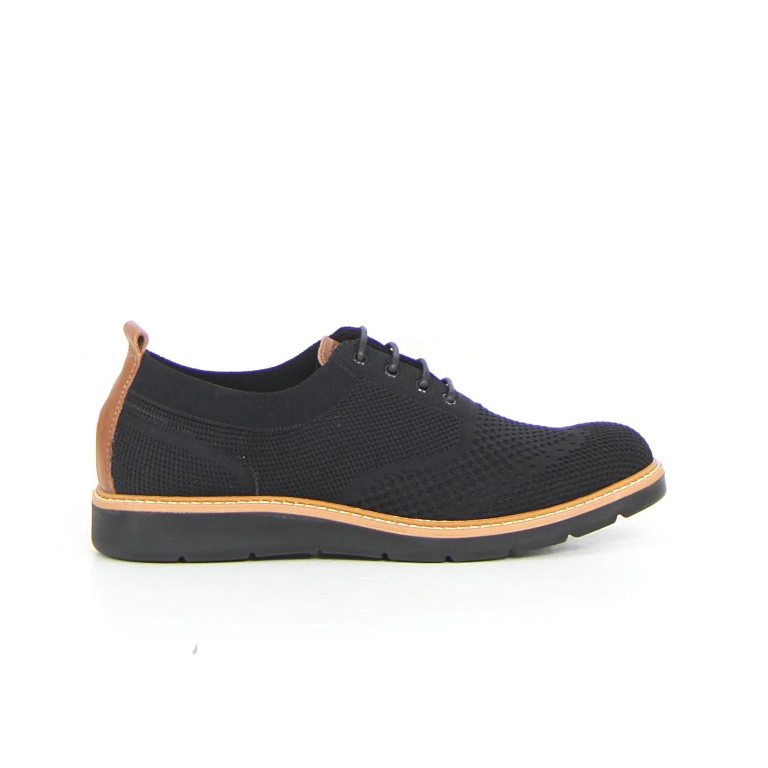 Stringata casual nero