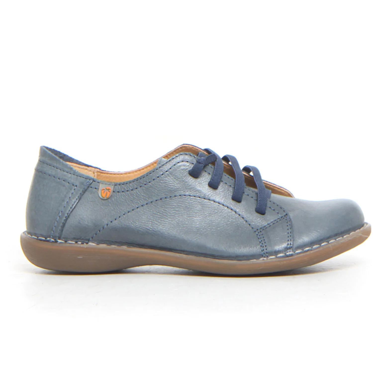 Stringata sportiva in pelle marino